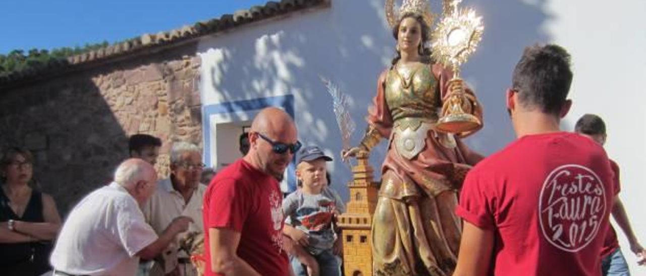 Varios momentos de la Pujà y la Baixà.