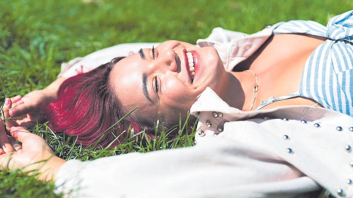 Mirando alrededor, cabe plantearse si atontolinarse es incluso una opción vital.