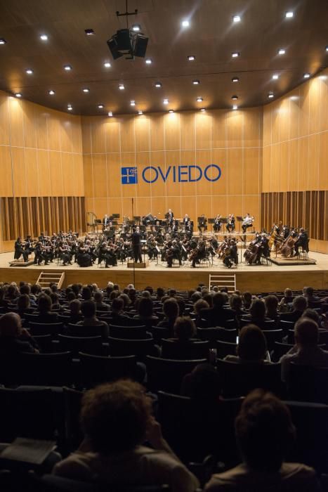 Max Valdés dirige la OSPA en el Auditorio