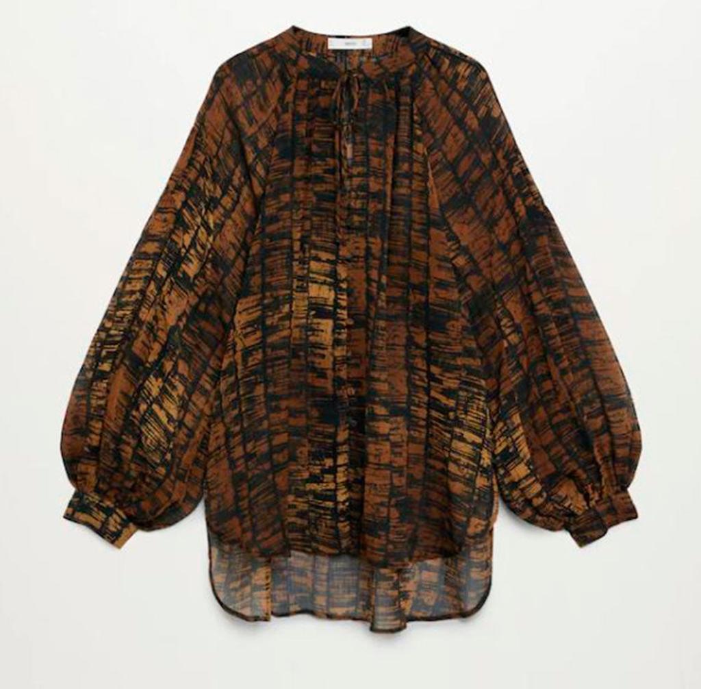 Camisa estampado animal print de Mango (precio: 15,99 euros)