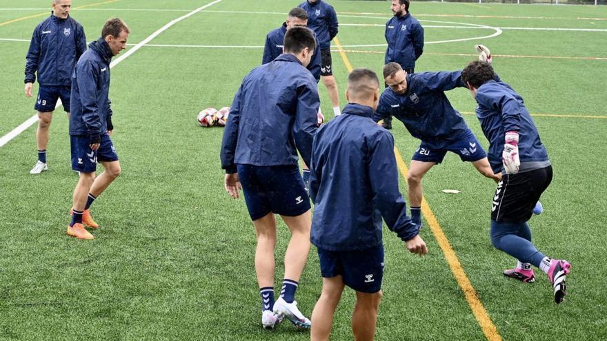 Entrenamiento del Pontevedra en A Xunqueira. |  // RAFA VÁZQUEZ