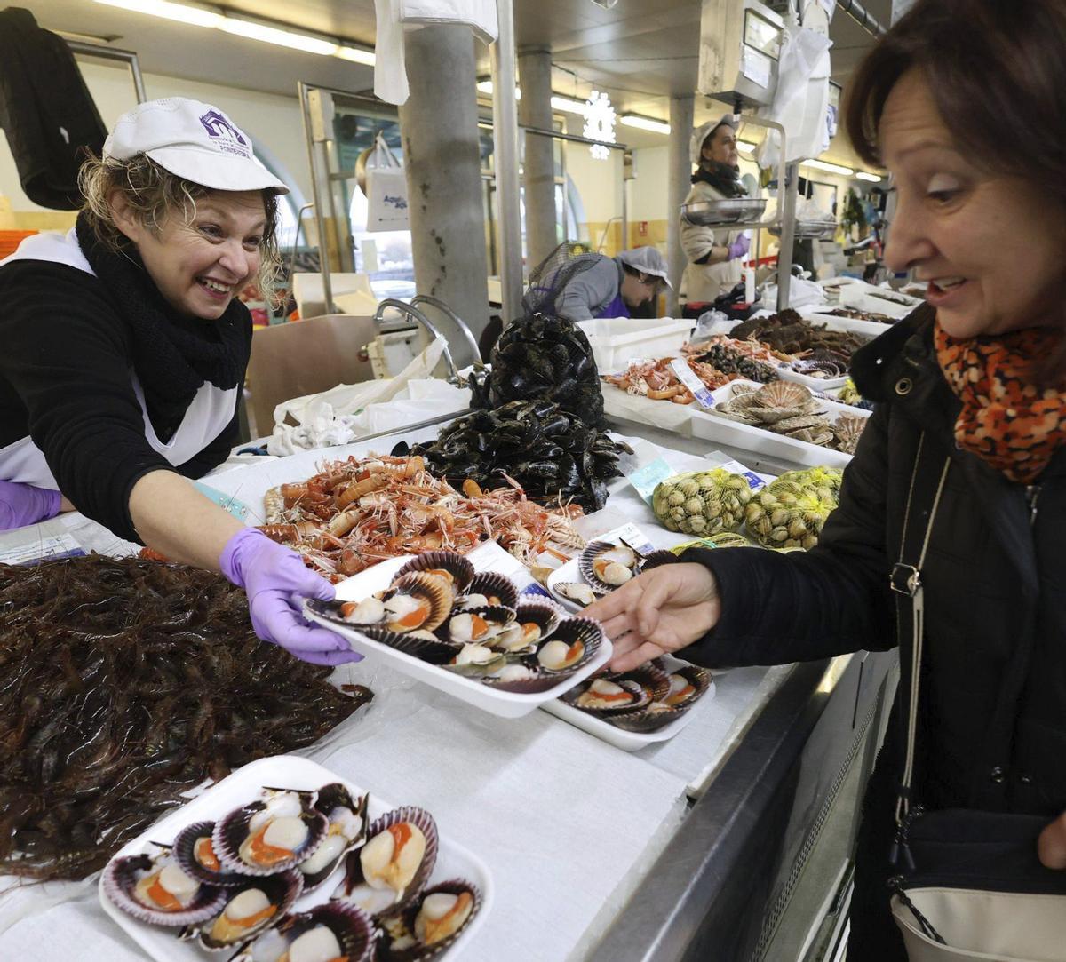 Venta de marisco en el
Mercado de Pontevedra. 
 |  Gustavo Santos