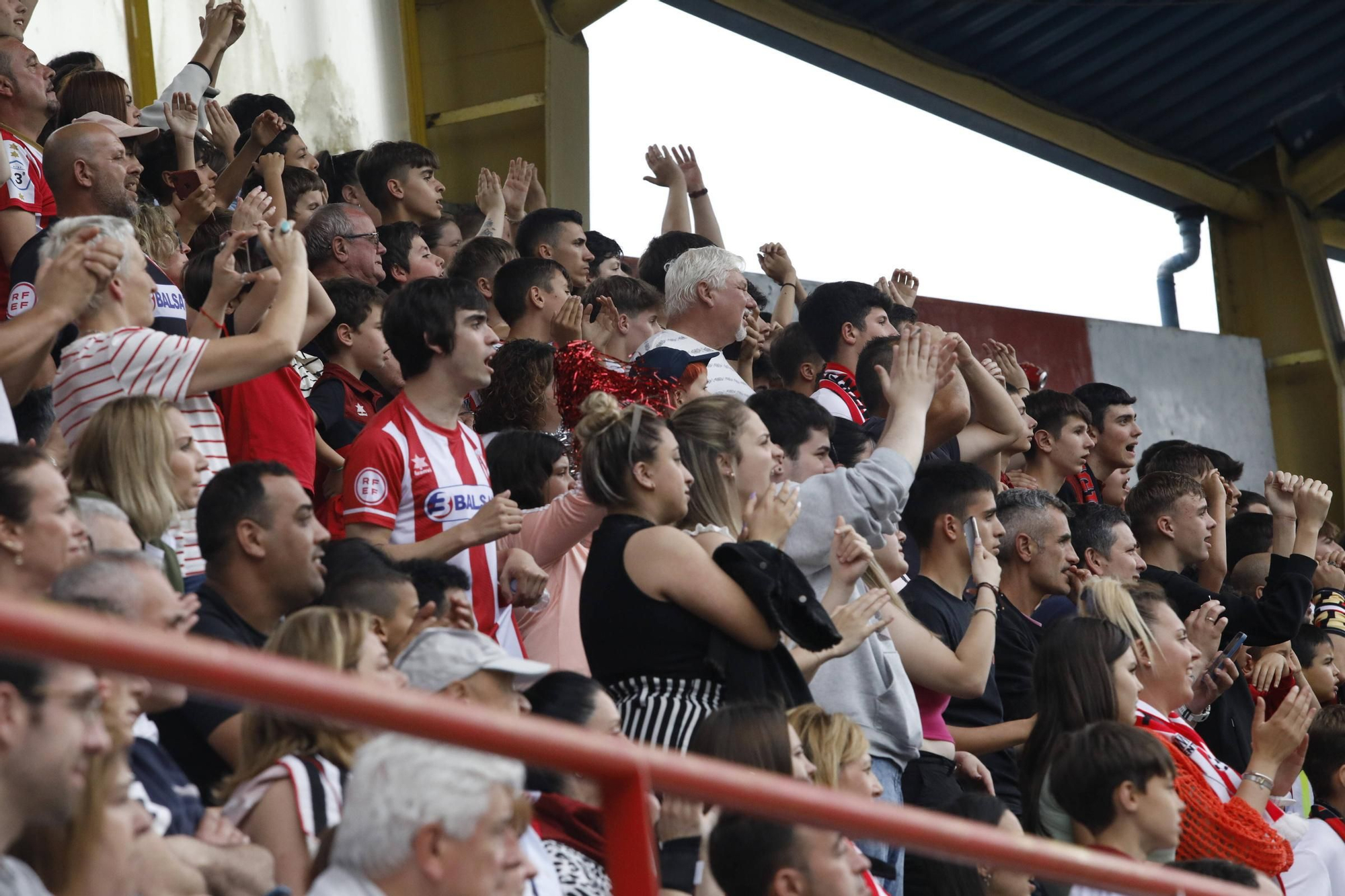 L'Entregu se queda con la miel en los labios: el conjunto del Nuevo Nalón cae por 2-0 ante La Unión y se queda sin ascenso