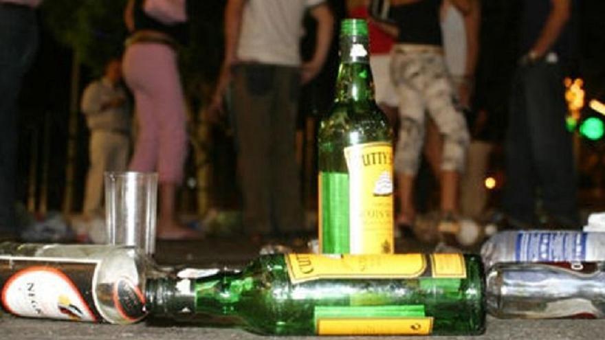 La Policía Local desaloja a más de 350 personas de botellón en la noche de Halloween en Córdoba