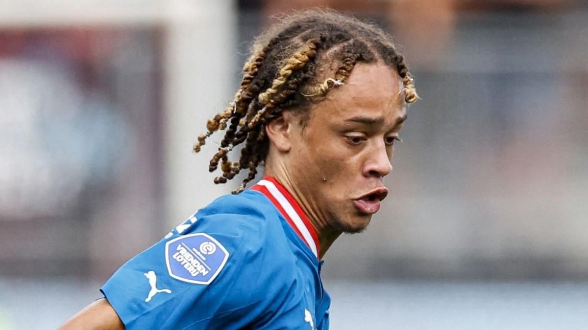 Simons durante el encuentro ante SBV Excelsior