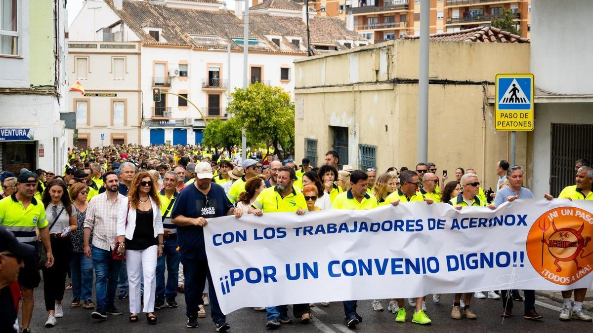 Manifestación por las calles de Algeciras de los trabajadores de la planta de Acerinox en Palmones (Los Barrios).