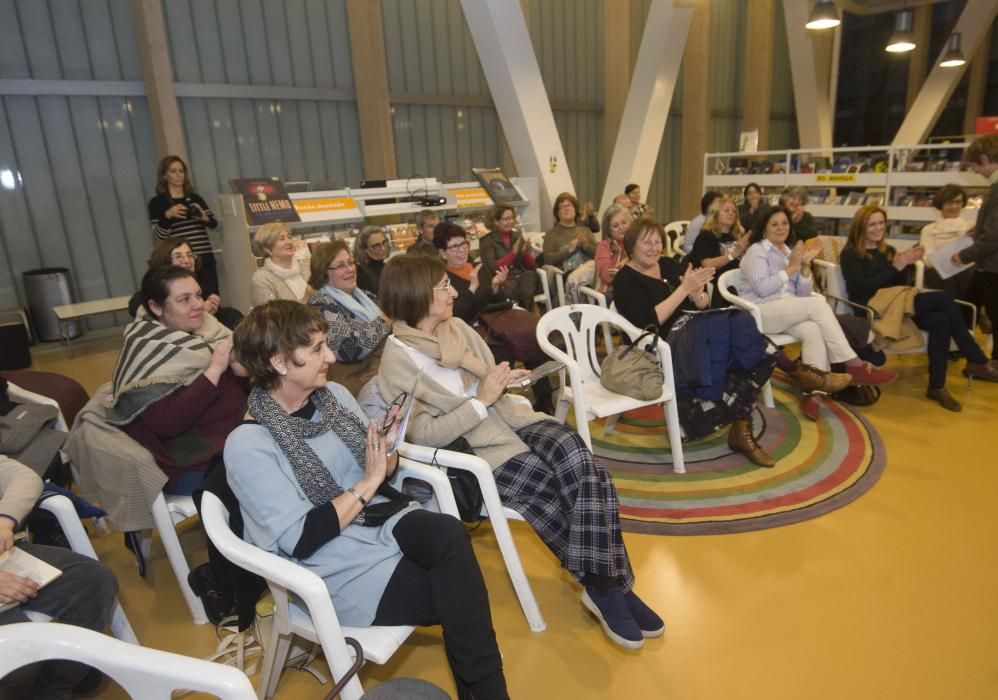 Lecturas de poemas e textos de Rosalía no centro Ágora