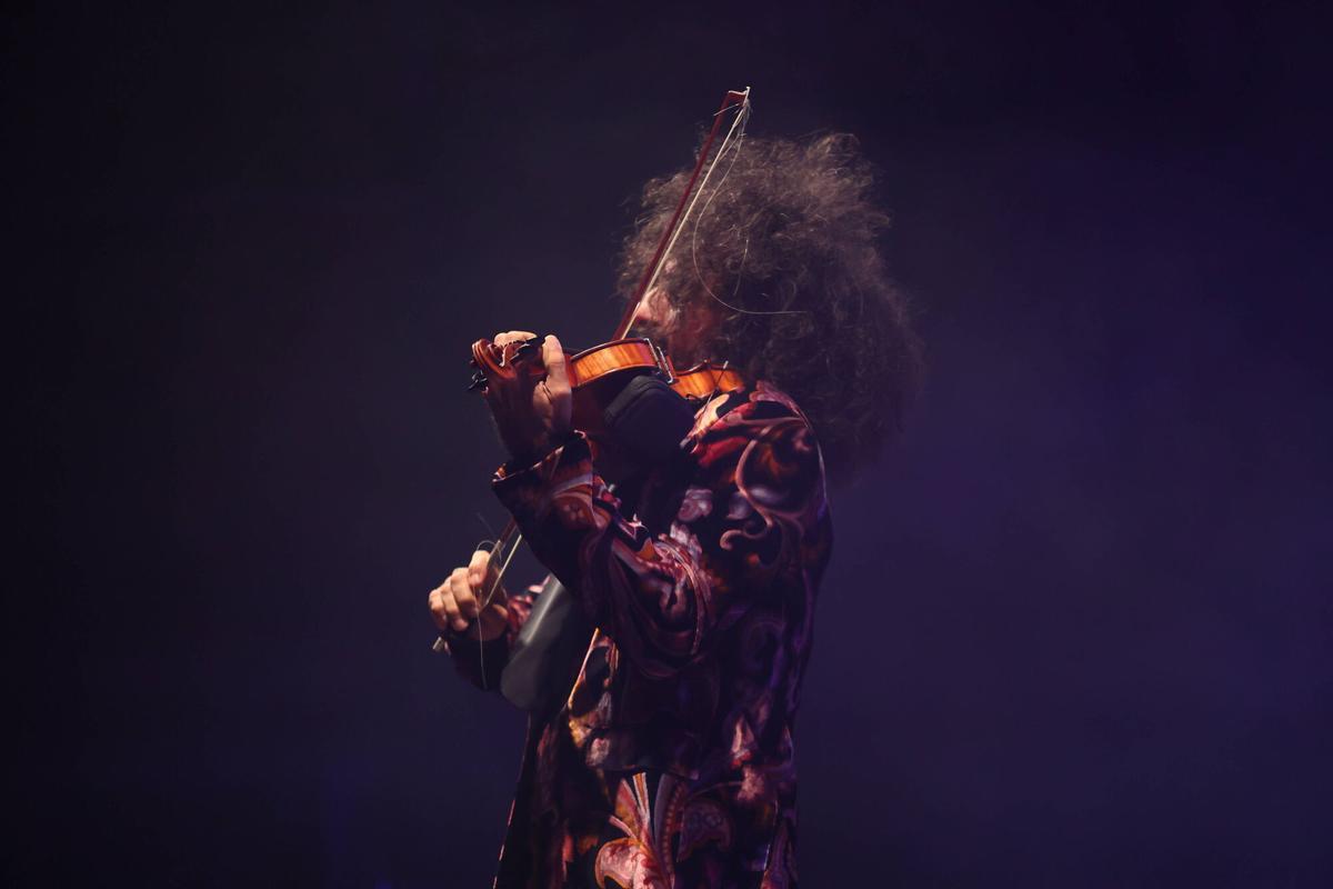 Ara Malikian hace vibrar al público de Oviedo con "Intruso"