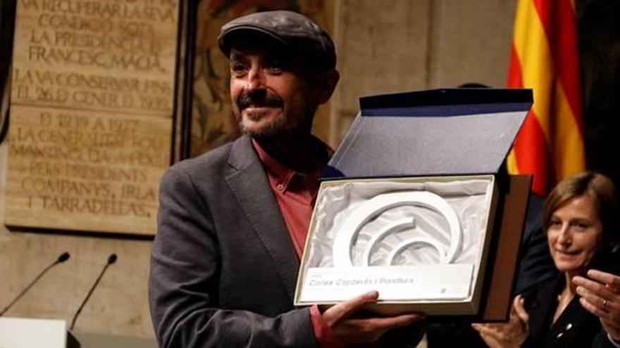 Capdevila, recollint el Premi Nacional de Comunicació, al novembre.