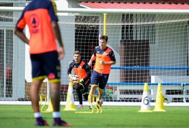 Entrenamiento UD Las Palmas en Barranco Seco ...