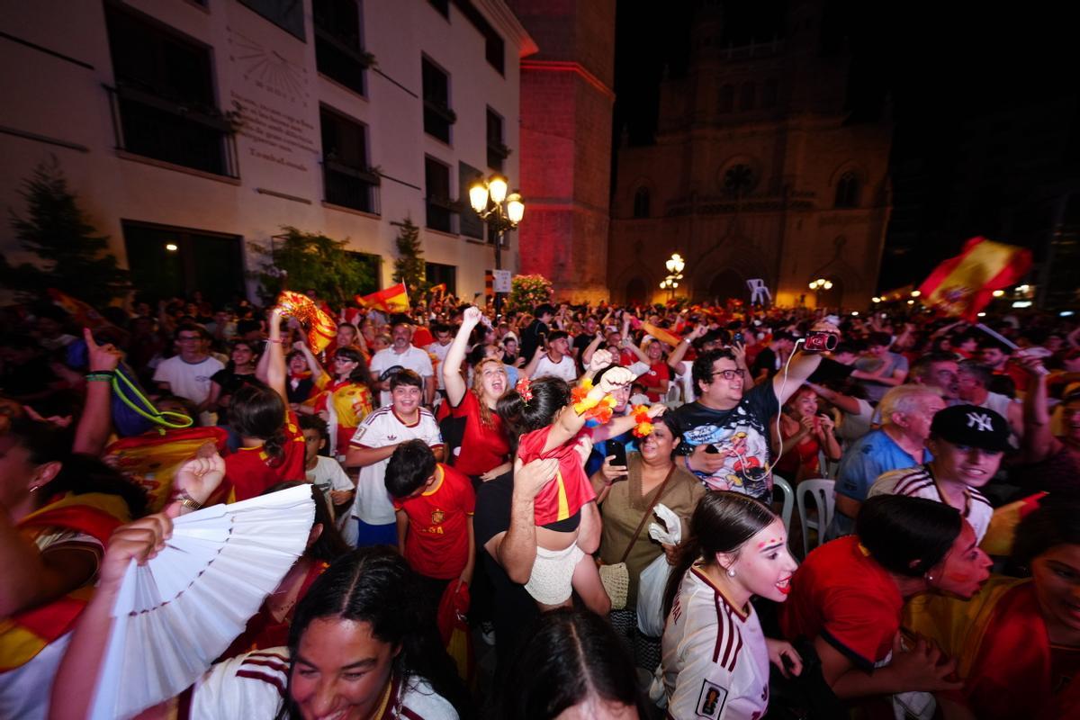 Galería: La provincia de Castellón se echa a las calles para festejar el segundo mundial de España