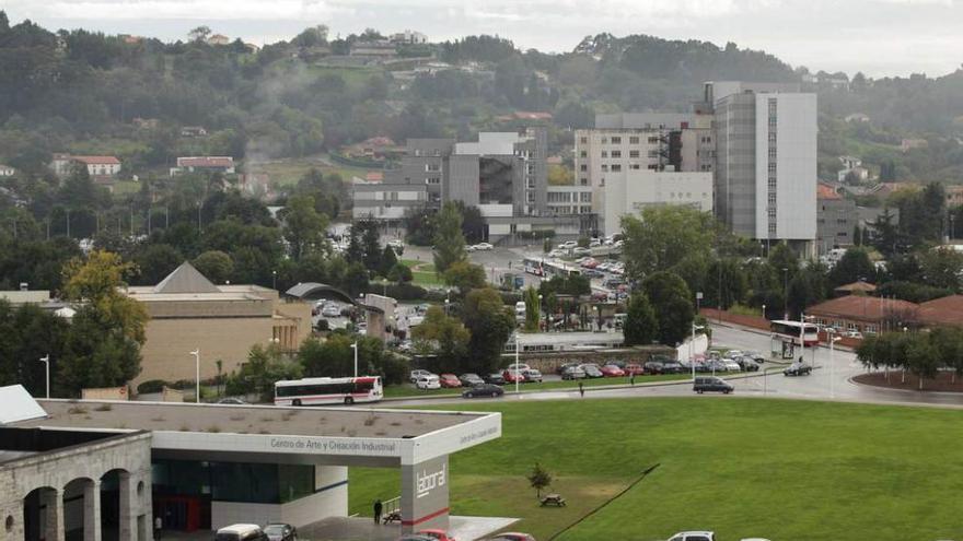 El Hospital de Cabueñes visto desde la Laboral.