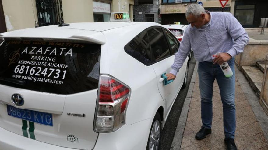 La demanda de taxis cae un 80% en Elche y barajan ofrecer viajes gratis a sanitarios