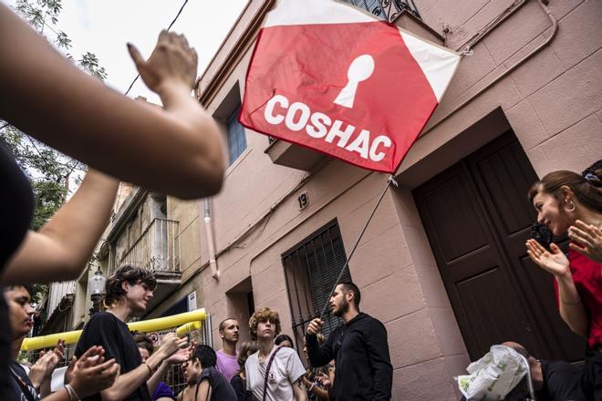 La justicia detiene el desahucio de un local ocupado en Barcelona por la presencia de cinco menores