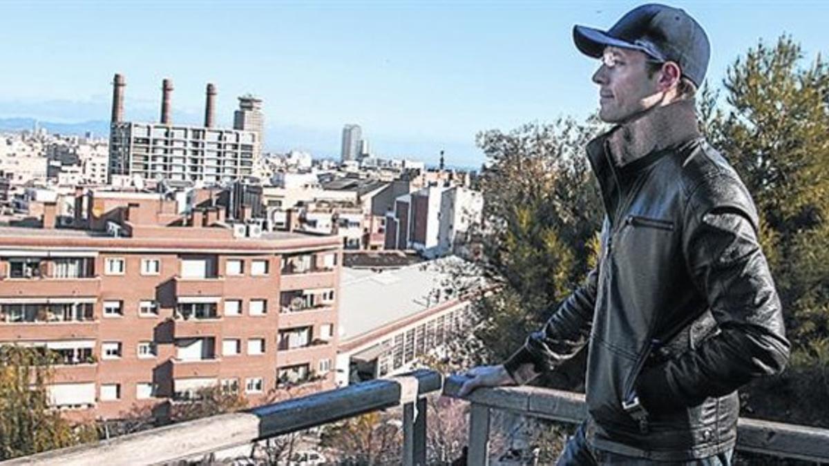 Parque de la Primavera Recreo de perros y vecinosEN EL PASEO DE MONTJUÏC, ESQUINA CON EL CAMÍ DE LA FONT TROBADA,«ES UN LUJO SUBIR LAS ESCALERAS Y DISFRUTAR DEL MIRADOR».