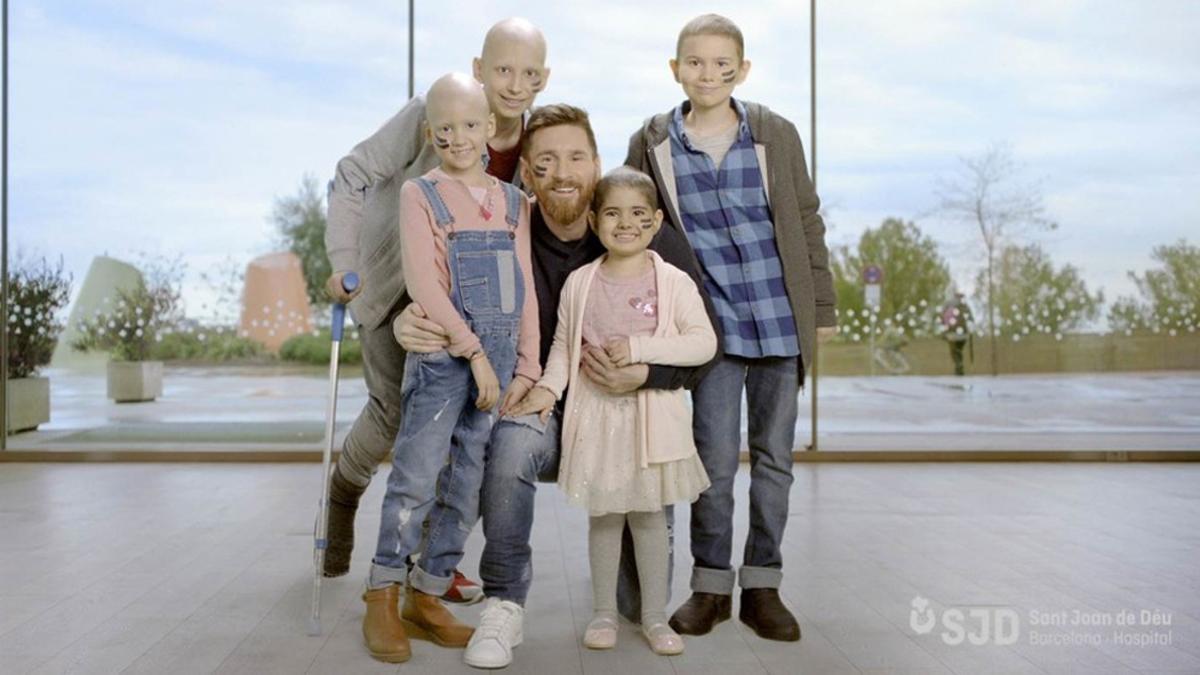 Leo Messi junto a los otros protagonistas de la campaña #paralosvalientes