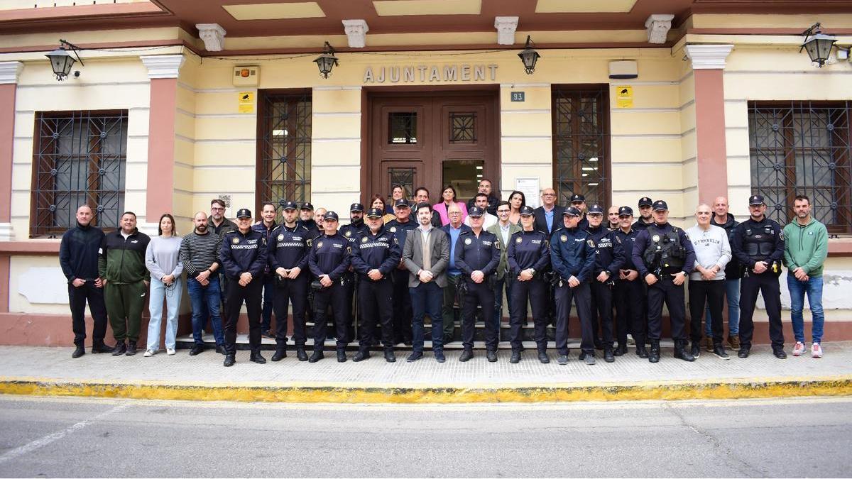 Agentes de Policía Local de la Pobla de Vallbona.