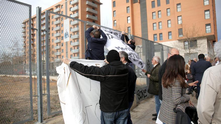 &quot;No queremos los talleres del metro. Sí que se acabe la T-2&quot;