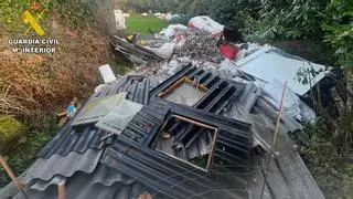 Investigan a un vecino de Dumbría acusado de enterrar residuos de construcción en una finca