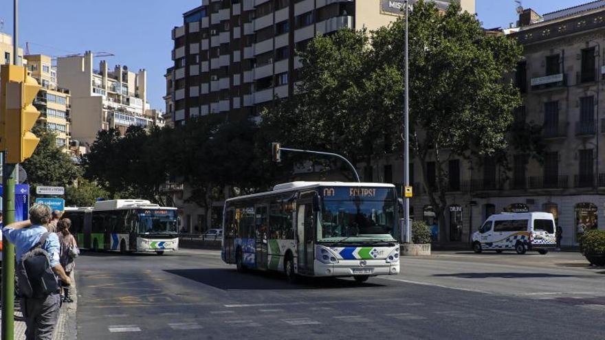 El PSOE acusa a Cort de reducir frecuencias de la EMT en hospitales y varios barrios de Palma tras el verano