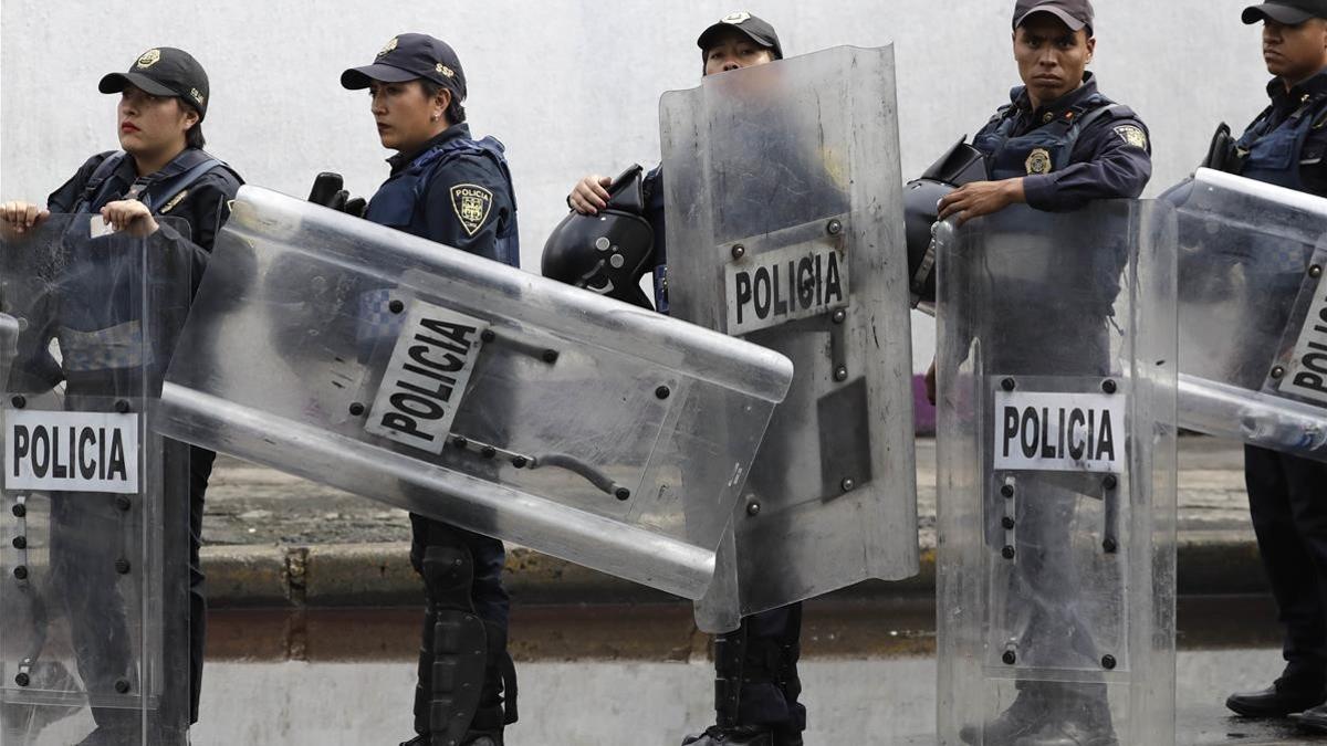 Policías en México.
