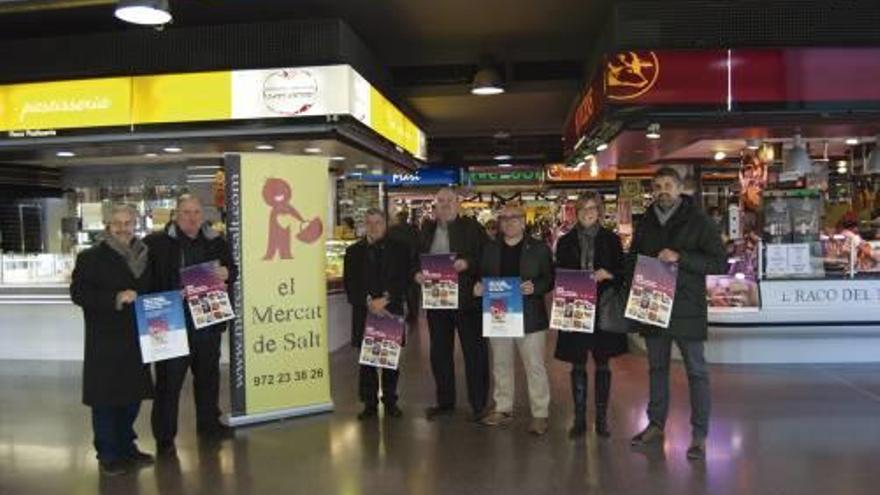 Les autoritats de l&#039;Idibgi i la Diputació, al mercat de Salt.