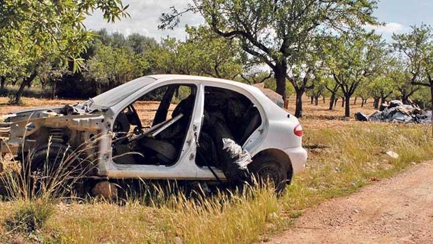 Imagen de los vertidos localizados cerca de es Rafal Negre.