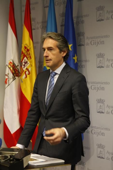 Visita a Gijón del Ministro de Fomento, Íñigo de la Serna