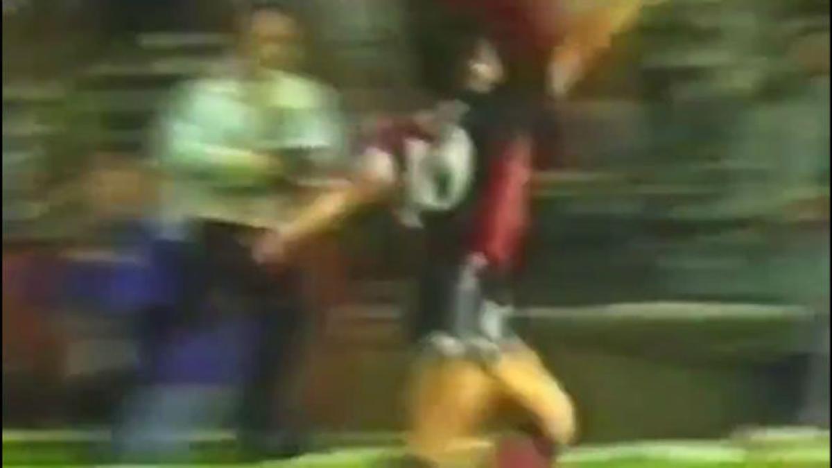 El gol que ha marcado Messi contra Osasuna es idéntico al único tanto de Maradona con Newell's