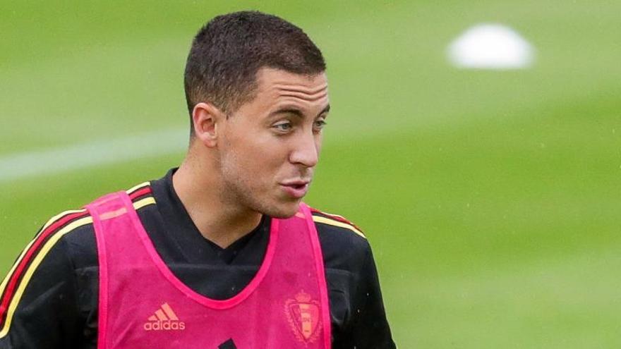 Hazard entrena con la selección belga.