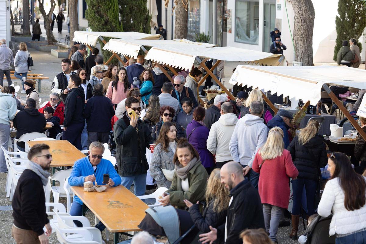 Todas las imágenes del concurso de tortilla de patata 'vermella' de Ibiza
