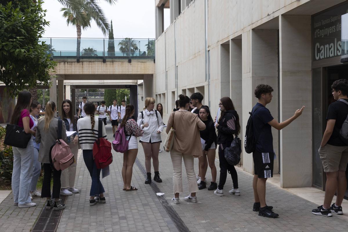 Valencia. VLC. Examenes e selectividad de castellano y de inglés, Escuela de Caminos.