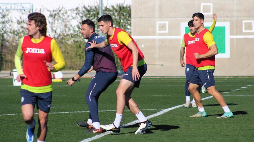 El Villarreal B prepara la cita del domingo ante el Tenerife con cinco bajas y cuatro dudas