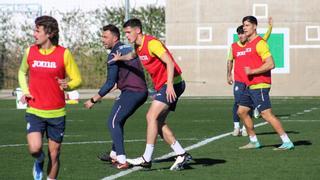 El Villarreal B prepara la cita del domingo ante el Tenerife con cinco bajas y cuatro dudas