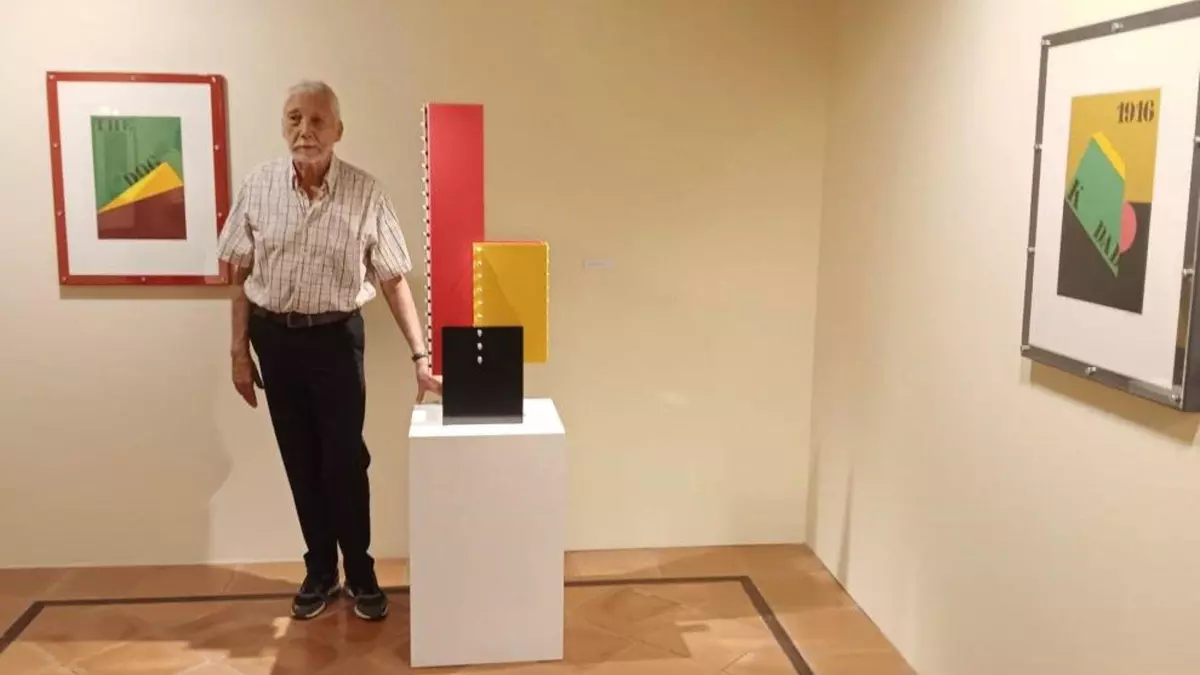 El Museo Juan Cabré de Calaceite muestra escultura y collage en '¿He roto algo?, del artista Fernando Navarro