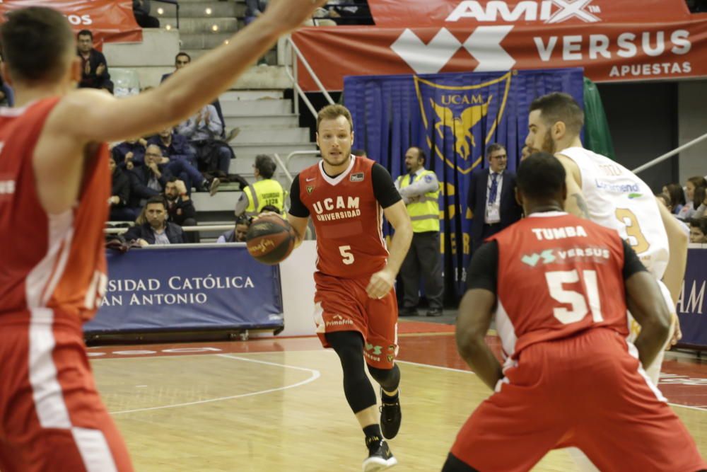 Encuentro entre el UCAM Murcia CB y el Baskonia