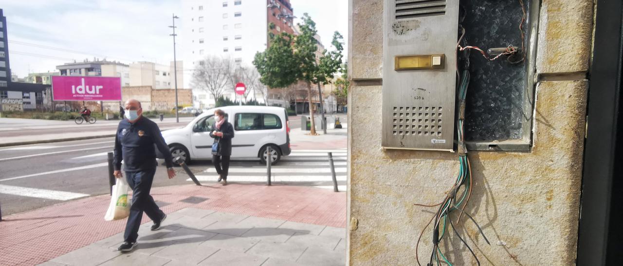 .CASTELLON.PROBLEMAS CON OKUPAS PASEO AVENIDA DE MORELLA 20.