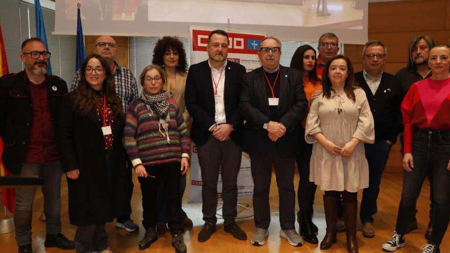 José Manuel Rodríguez Baltar, rodeado por su nueva comisión ejecutiva. | MARA VILLAMUZA