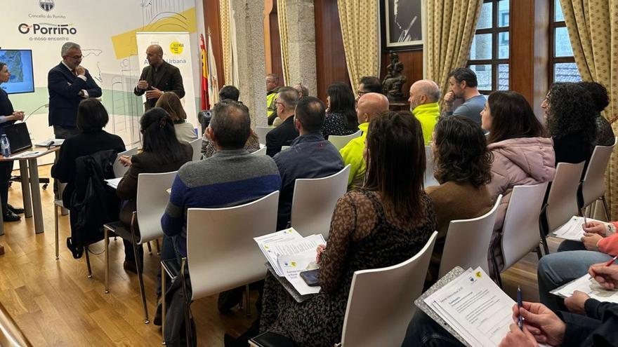 Una de las mesas sectoriales organizadas para elaborar la Agenda Urbana y Rural de Porriño.   | // D.P.