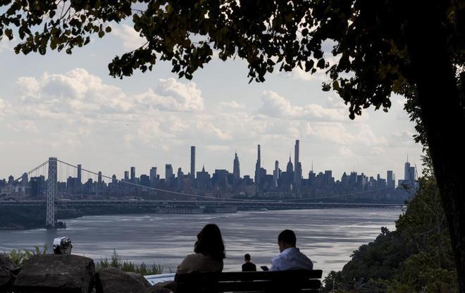 Evacuados varios rascacielos de Nueva York por problemas estructurales en un edificio de 37 plantas en obras
