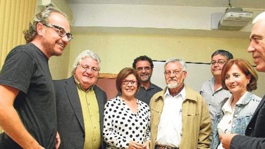 Abel Novoa (i) junto al resto de representantes de la Red Ciudadana por la Salud, que se presentó ayer en Murcia