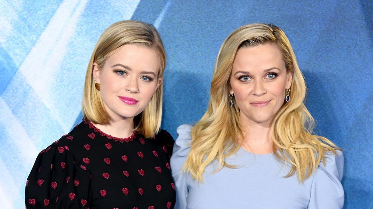 Reese Witherspoon se va de estreno con su hija Ava