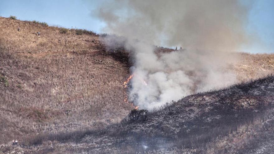 Incendio en Jardina, en la zona de Las Mercedes, el martes 20 de agosto.