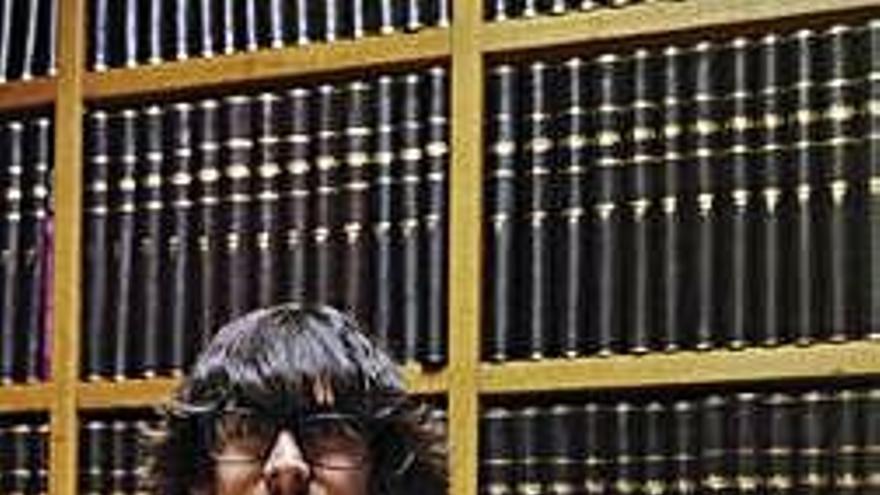 Marcos Antón con su tesis doctoral.