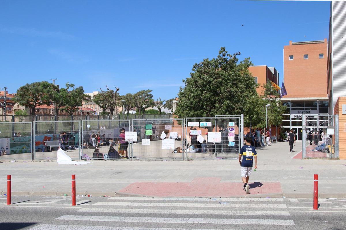 Movilización de alumnos en el Institut Narcís Oller de Valls.