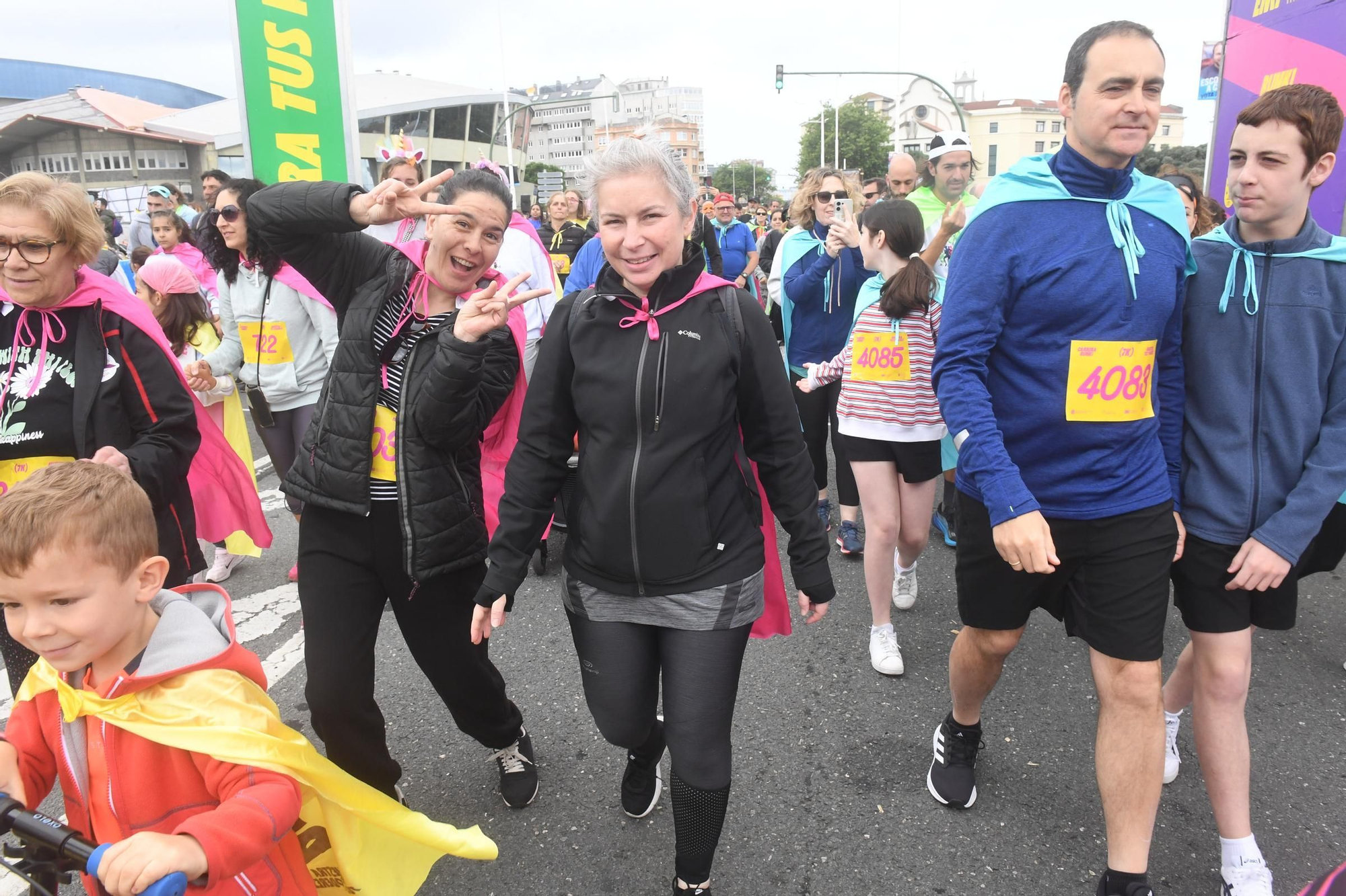 La carrera RUNKI, promovida por ENKI y Fundación Adcai inunda las calles de A Coruña con sus capas de superhéroes