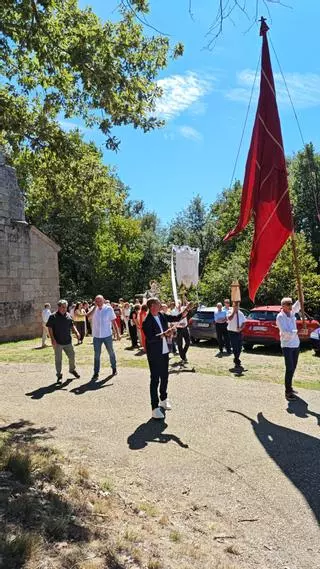 El “Cristico” vuelve a recorrer Ilanes arropado por sus vecinos