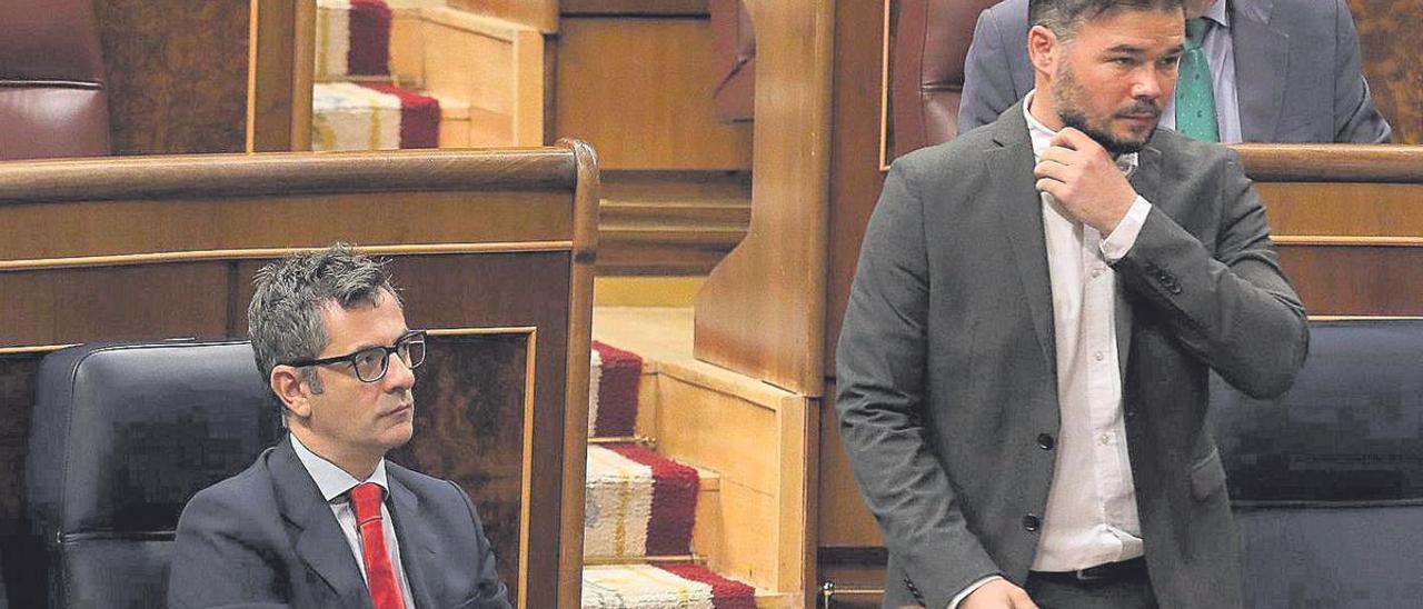 El ministro de la Presidencia, Félix Bolaños, y el portavoz de ERC, Gabriel Rufián.