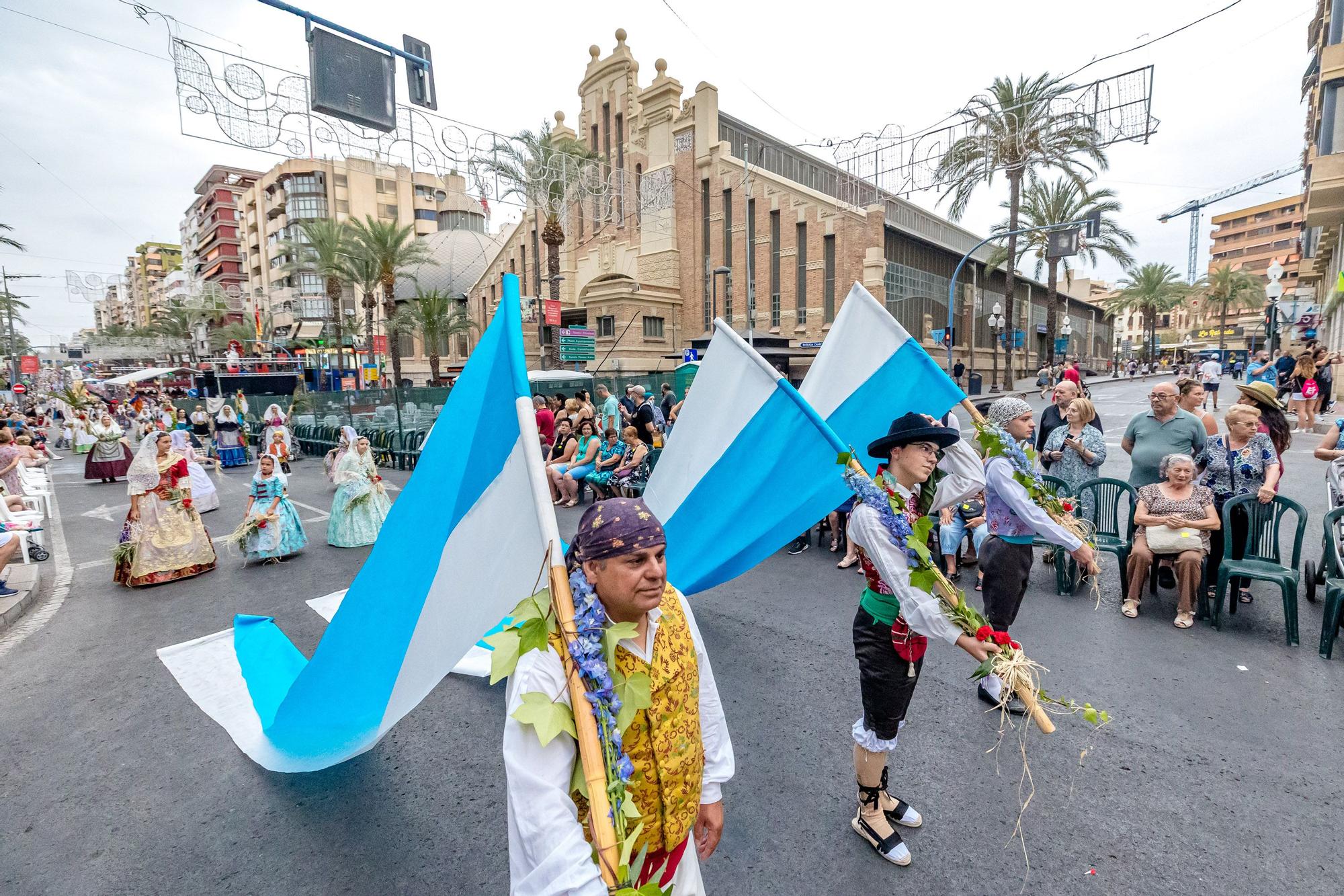 La Ofrenda de flores de las Hogueras 2022 en imágenes