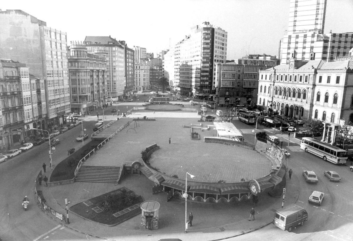 La plaza de Pontevedra en 1986, antes de su segunda reforma